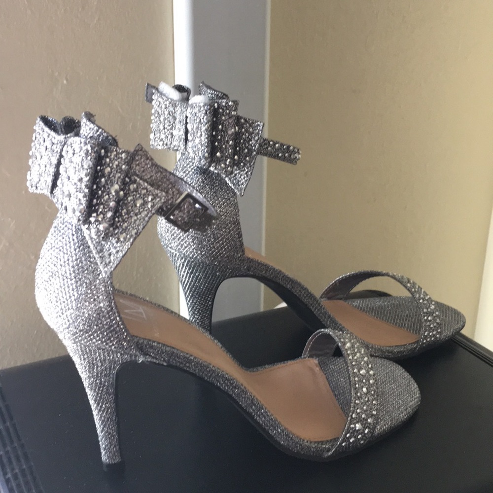 New - Heel Sandal